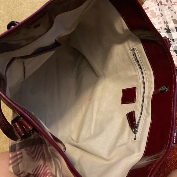 💯 Authentic red Burberry Hearts limited edition. - Picture 11 of 11